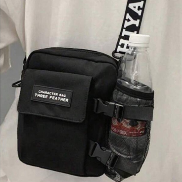 Adjustable crossbody/ shoulder small bag - Picture 4 of 7